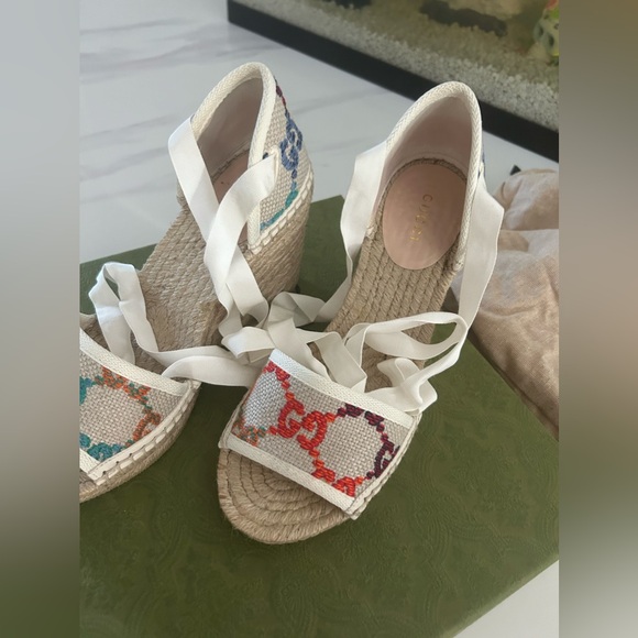 💚Authentic Gucci wedges size 6 - Picture 4 of 7